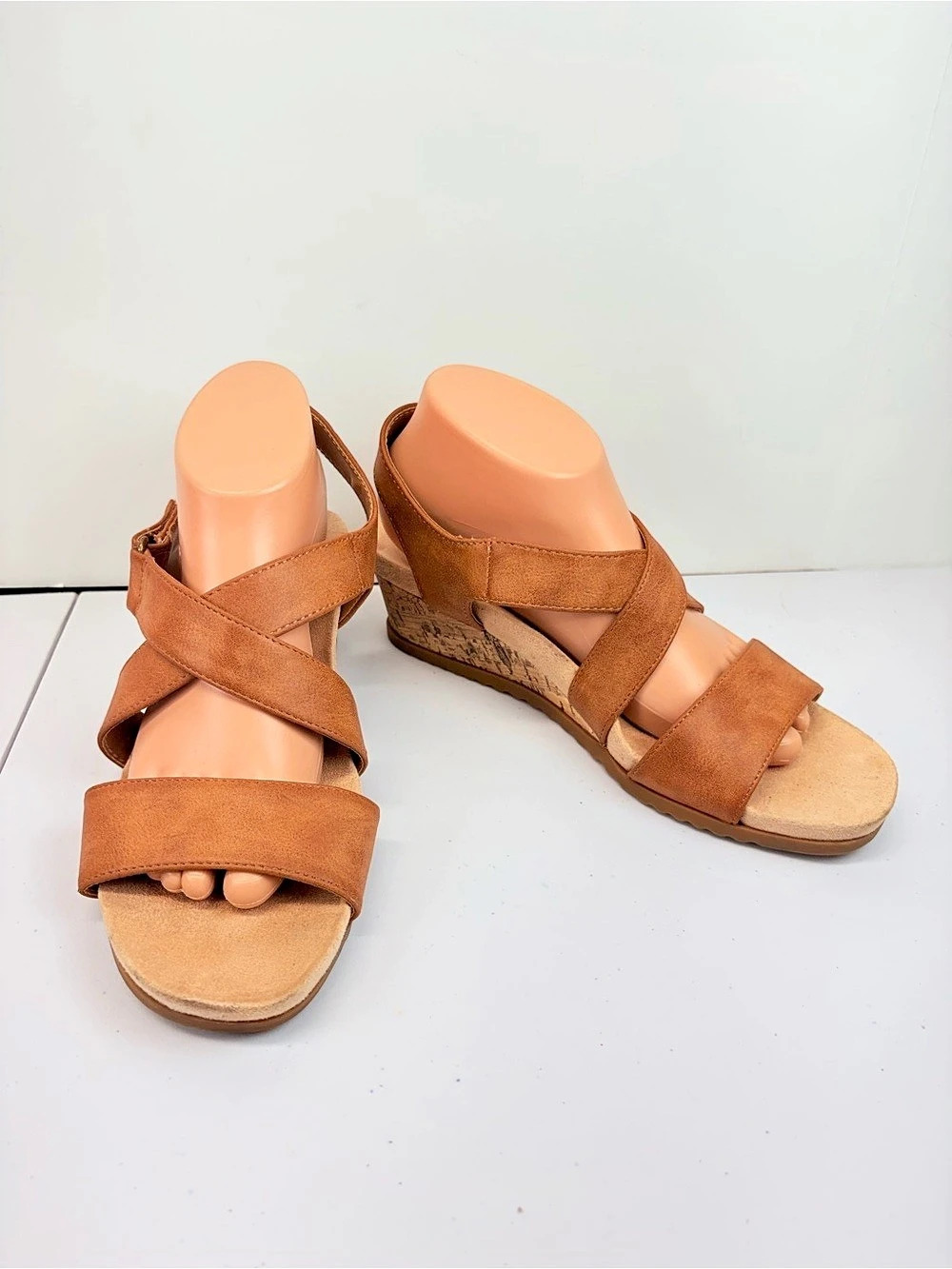 LifeStride Womens Size 9W Tan Cognac Crisscross Strap Cork Wedge Sandals